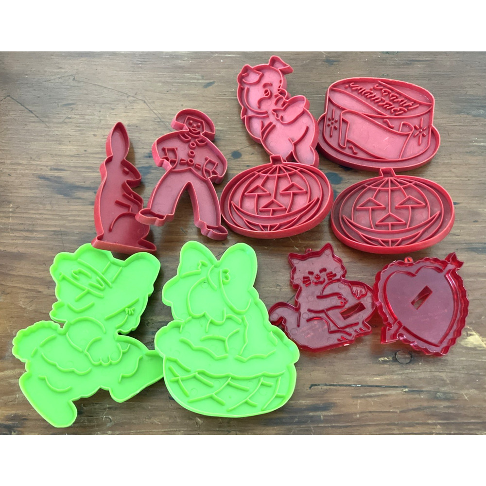 Vintage Holiday Cookie Cutters Set 10 Halloween Valentines Easter Birthday Xmas